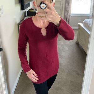 Dana Buchman ruby red/rust red tunic sweater with keyhole neckline